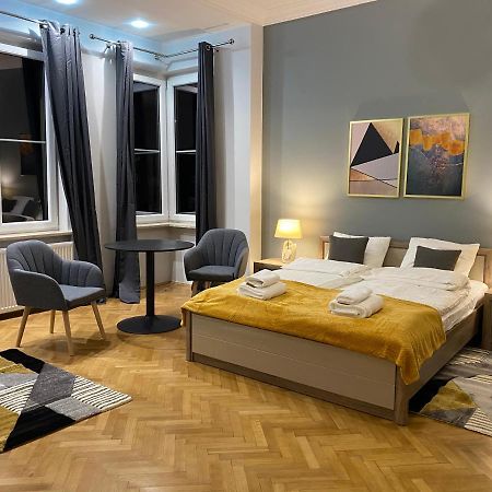 Dunin Majestic Residence 4 Krakow Bagian luar foto
