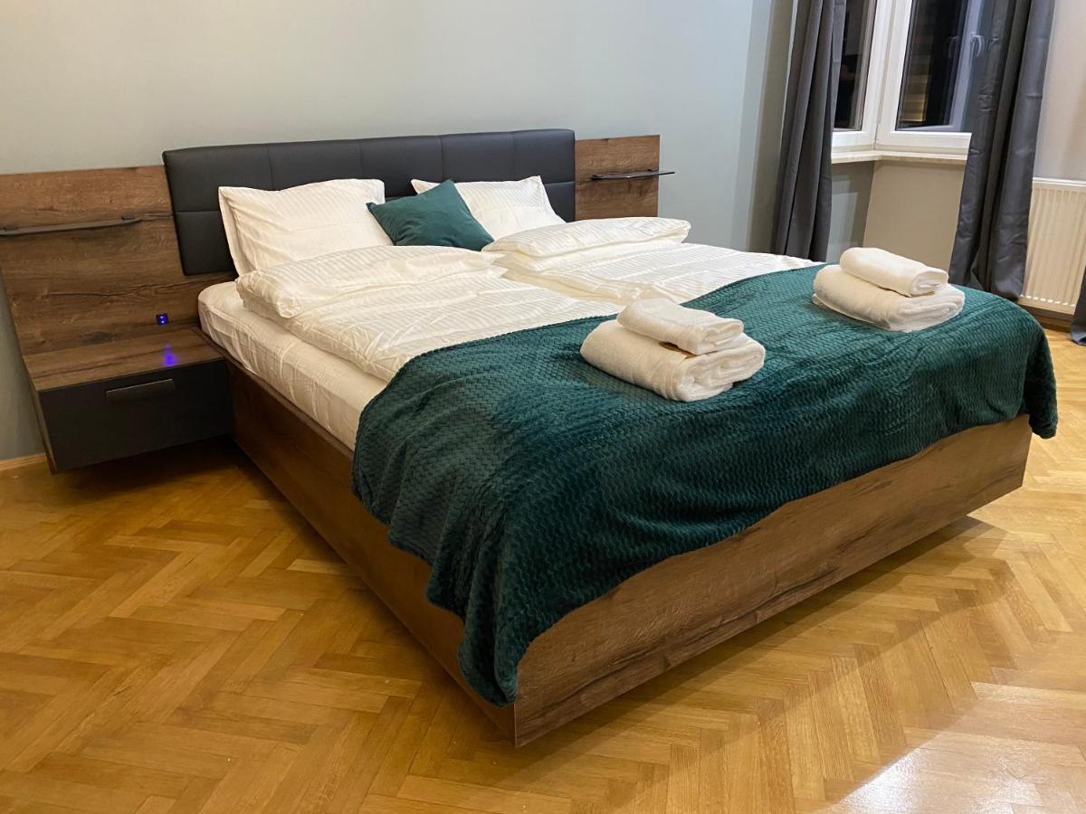 Dunin Majestic Residence 4 Krakow Bagian luar foto