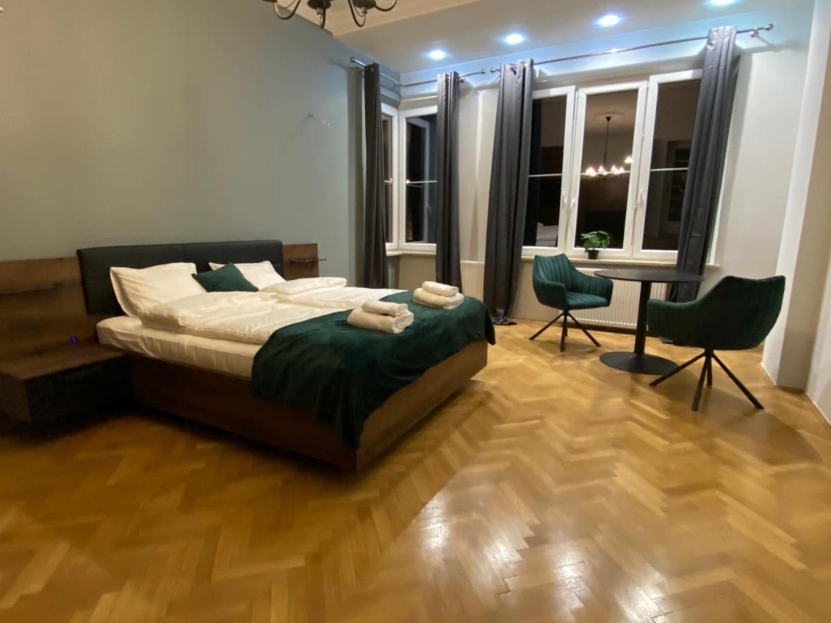 Dunin Majestic Residence 4 Krakow Bagian luar foto